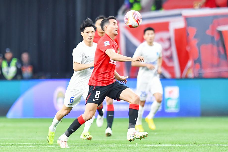 [图]韦世豪造险周定洋制胜 成齐蓉城1-0南通支云